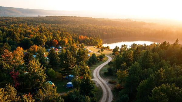 Guide ultime : 1929 destinations de camping économiques